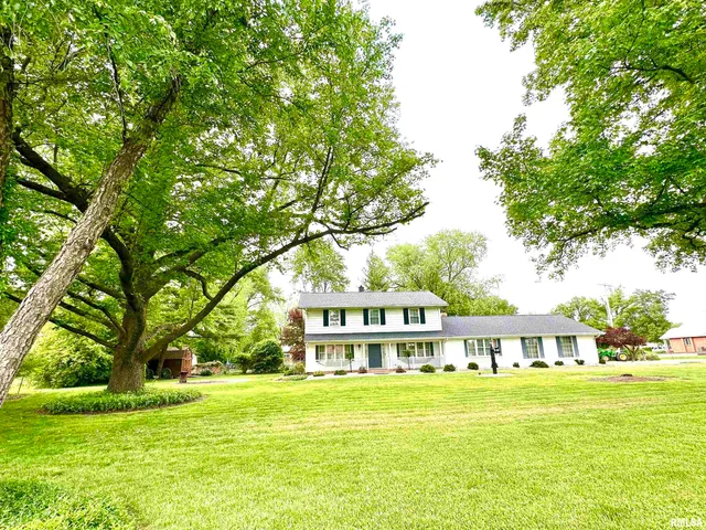 $217,900 | 1 Estate Drive, Centralia, IL 62801