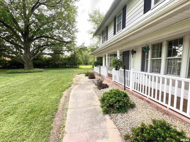 $217,900 | 1 Estate Drive, Centralia, IL 62801