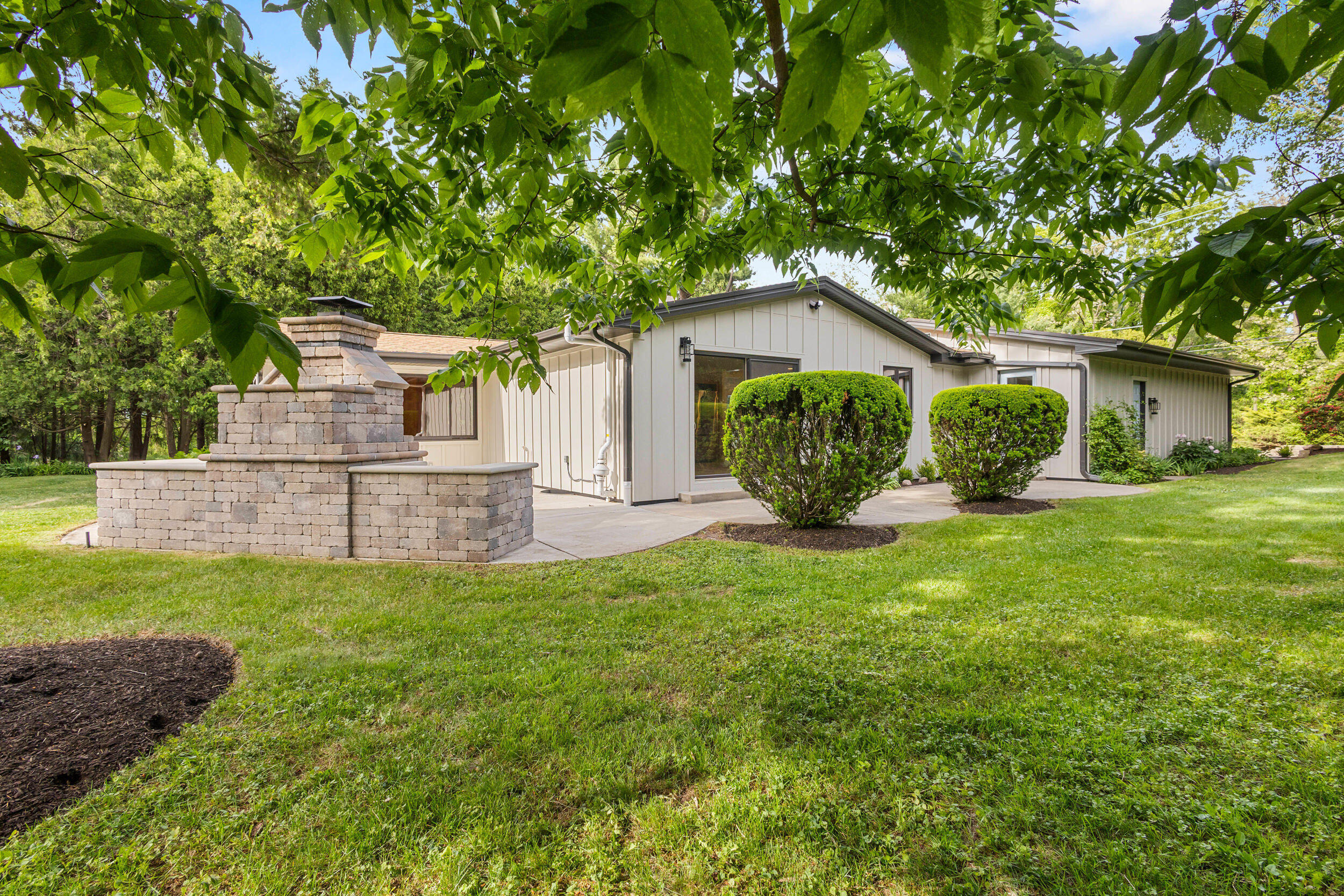 986 Indian Hills Road Fontana, WI 53125 - Photo 79 of 108 Yard