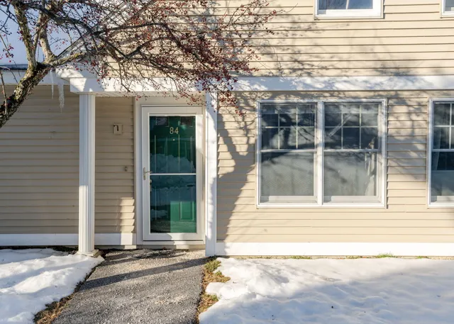 $300,000 | 84 Glenridge Drive, Unit 84, Portland, ME 04102