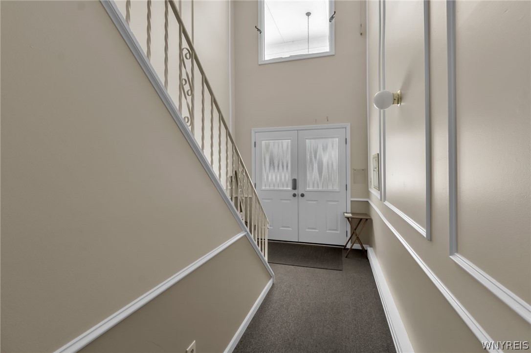 335 South Cayuga Road, Unit B Amherst, NY 14221 - Photo 2 of 30 Entry hall