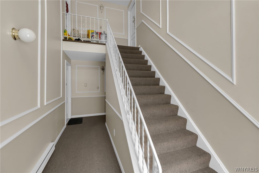 335 South Cayuga Road, Unit B Amherst, NY 14221 - Photo 3 of 30 Top right door