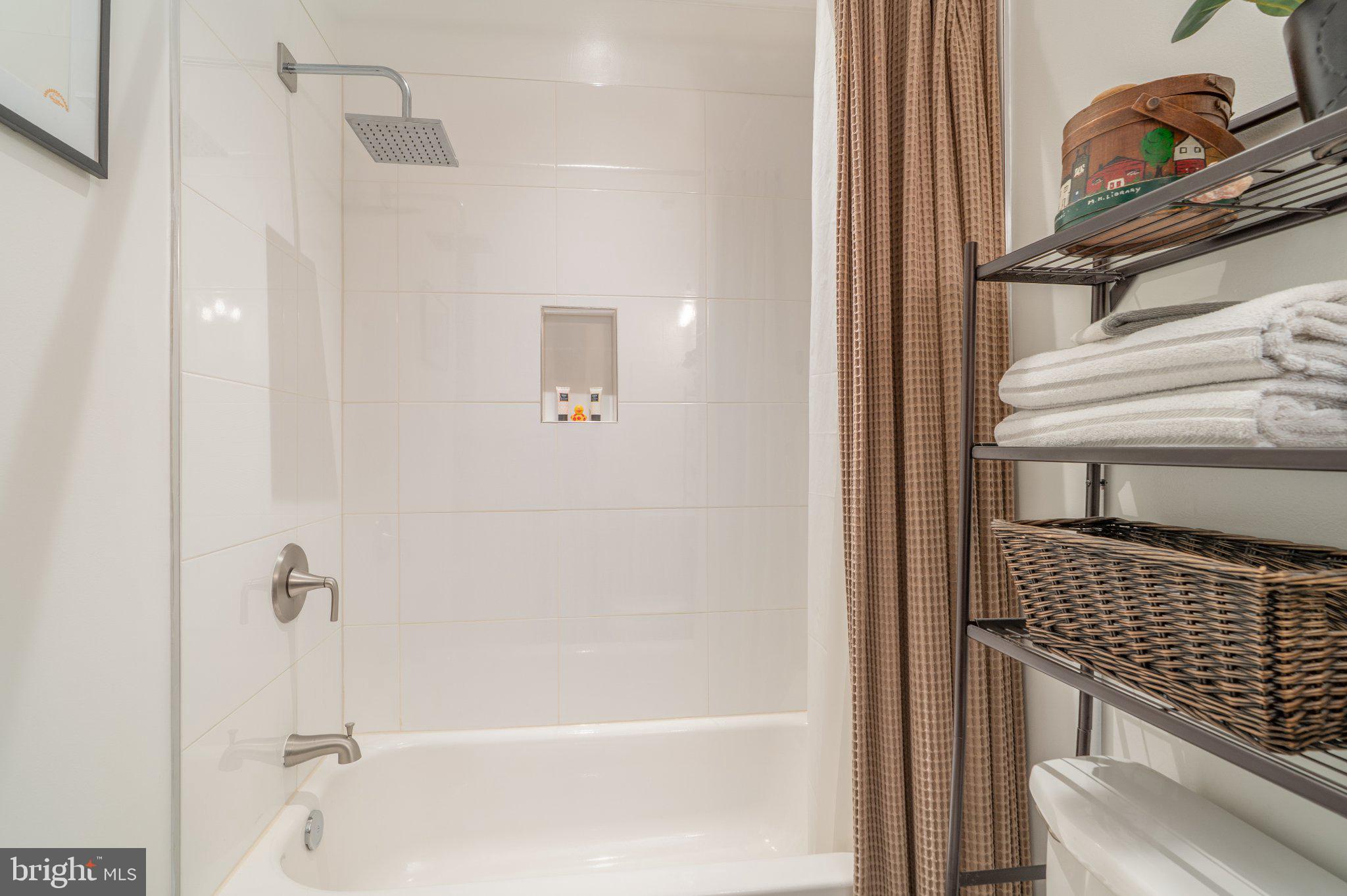 2464 Ontario Road Northwest, Unit 1 Washington, DC 20009 - Photo 17 of 33 Gallery Image 17
