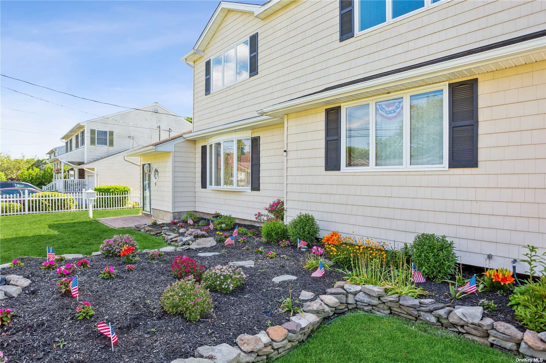 8 Amherst Road, West Sayville, NY 11796 Compass