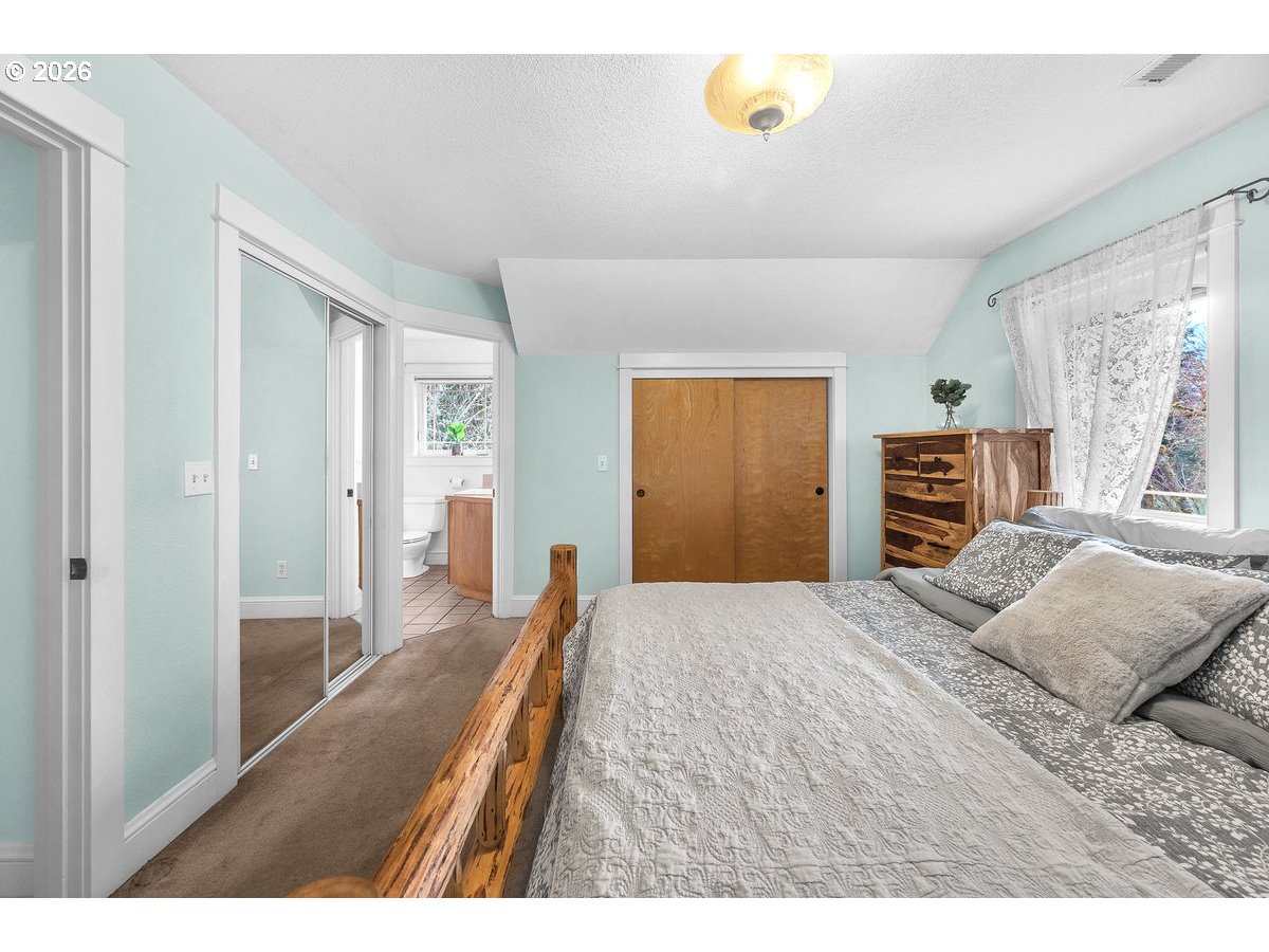 34581 Hammerbeck Lane Warren, OR 97053 - Photo 33 of 48 Primary Bedroom