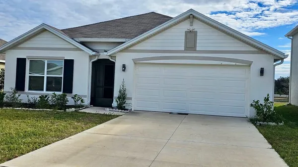 $2,300 | 5686 Barakat Road, Zephyrhills, FL 33541