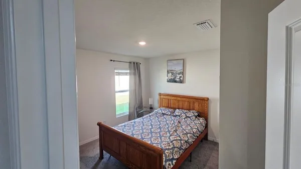 $2,300 | 5686 Barakat Road, Zephyrhills, FL 33541
