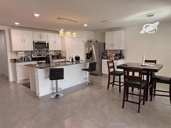$2,300 | 5686 Barakat Road, Zephyrhills, FL 33541