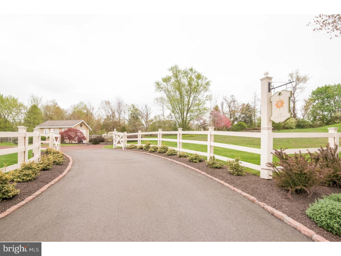 241 Smithtown Road Pipersville, PA 18947 - Photo 7 of 25 Driveway