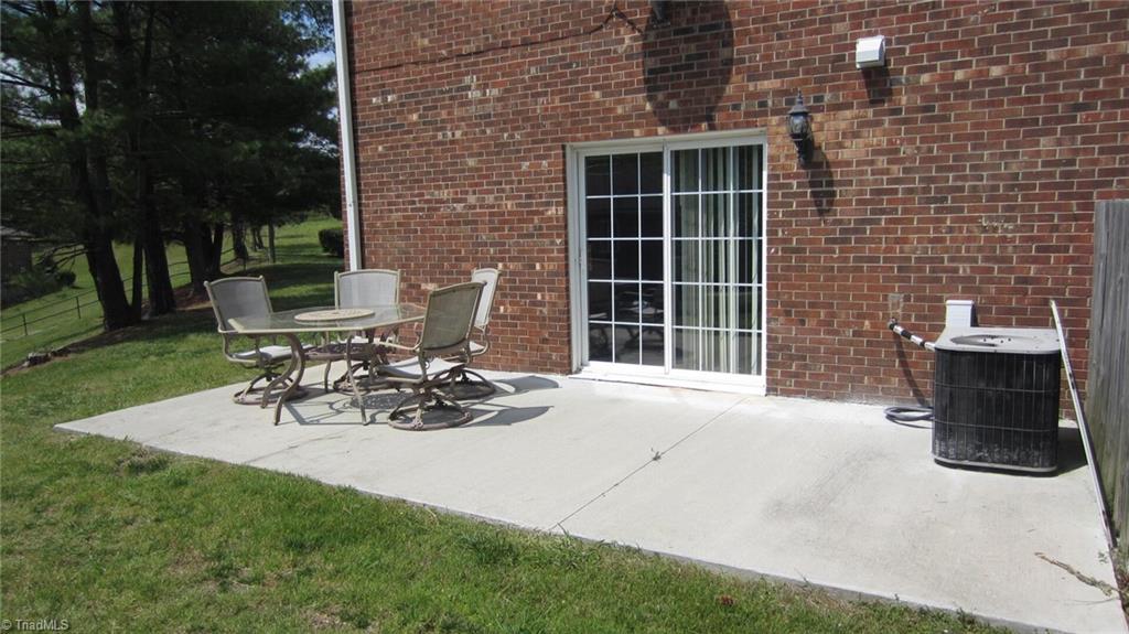 2215 Shadow Valley Road, Unit H High Point, NC 27265 - Photo 14 of 15