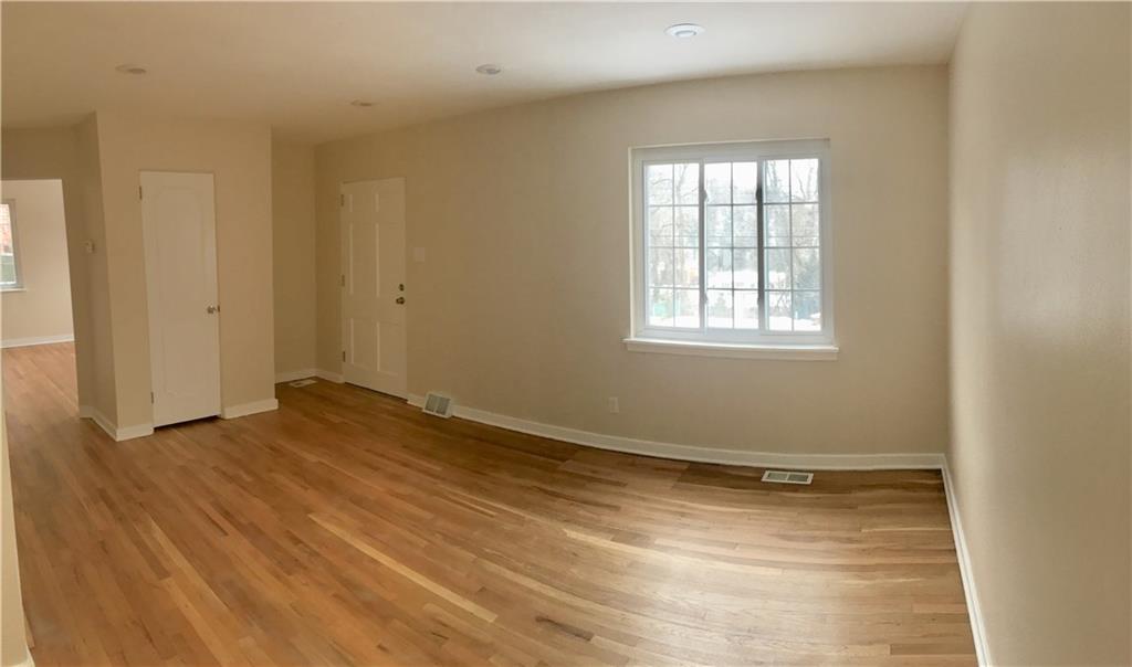 928 Roland Road Pittsburgh, PA 15221 - Photo 2 of 22 Living Room
