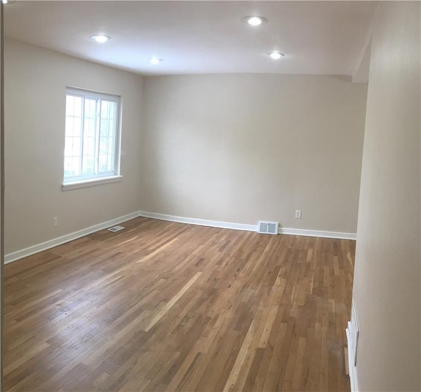 928 Roland Road Pittsburgh, PA 15221 - Photo 3 of 22 Living Room