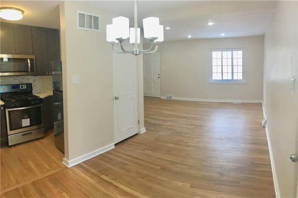 928 Roland Road Pittsburgh, PA 15221 - Photo 5 of 22 Gallery Image 5