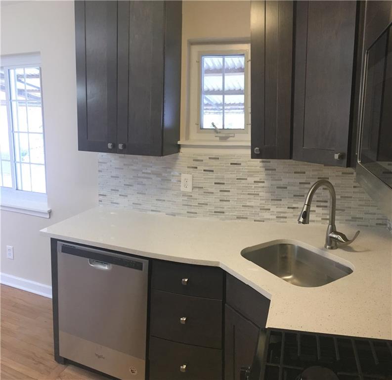 928 Roland Road Pittsburgh, PA 15221 - Photo 8 of 22 Kitchen