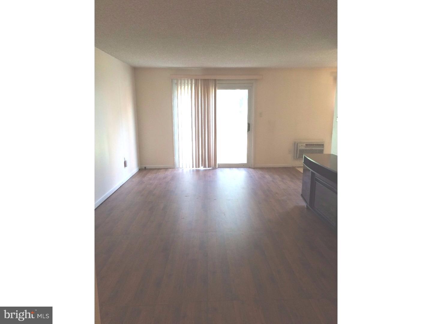 13 A Sunnybrook Road Stratford, NJ 08084 - Photo 5 of 12 Living Room