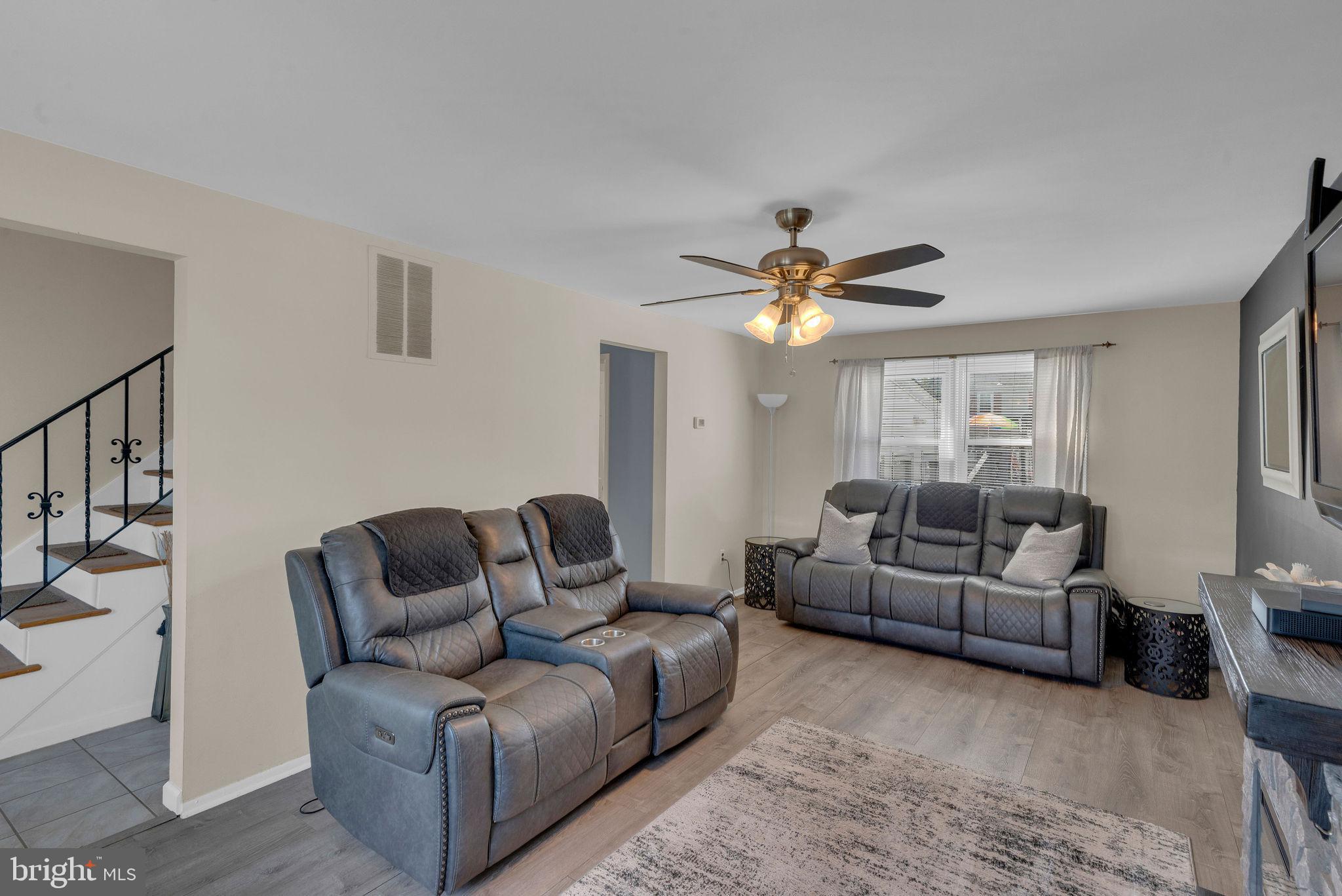 15 Bolton Road Hamilton, NJ 08610 - Photo 6 of 32 Living Room