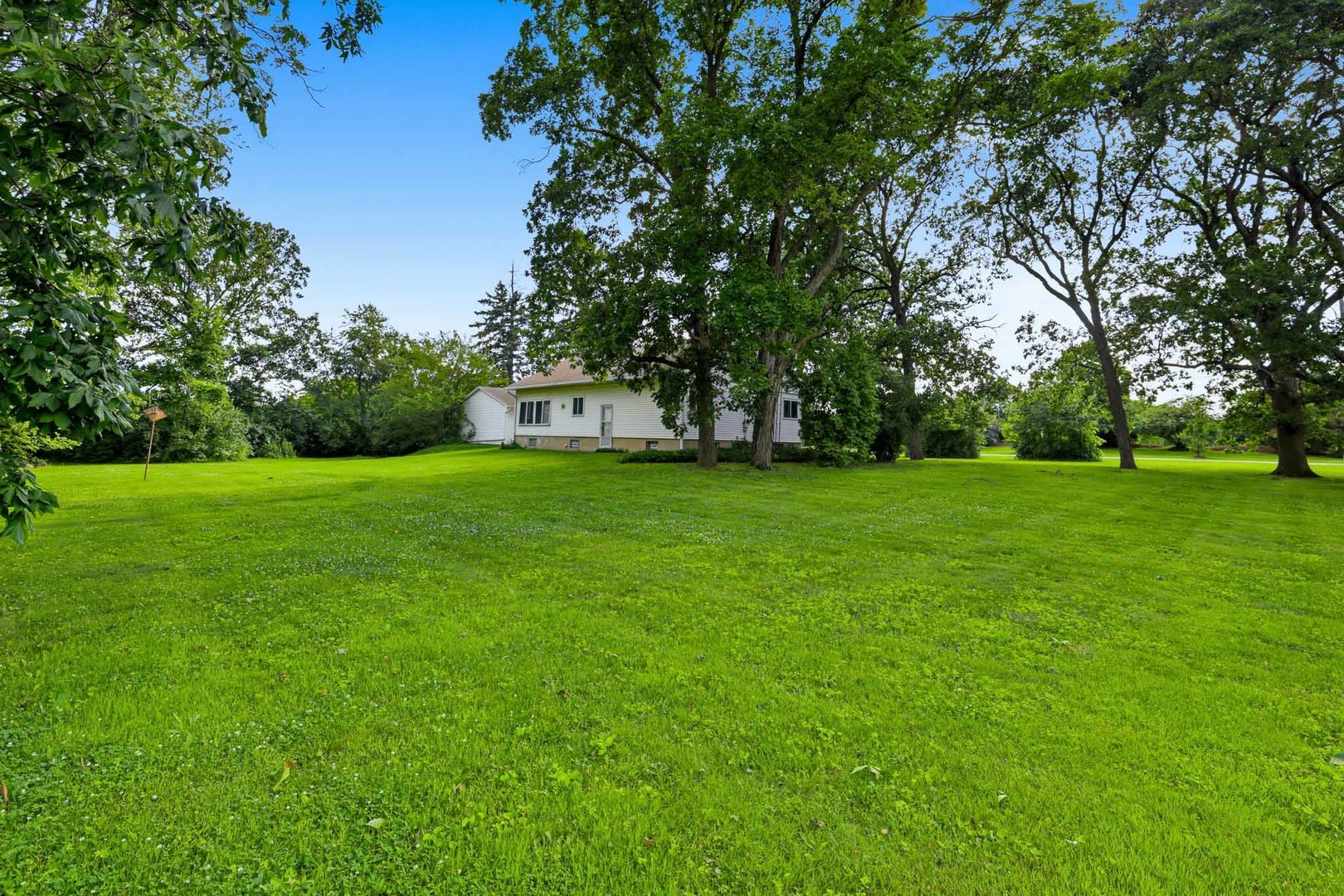 3S103 South Raddant Road Batavia, IL 60510 - Photo 6 of 43