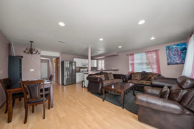 $475,000 | 2411-2413 East Columbia Avenue, Spokane, WA 99208