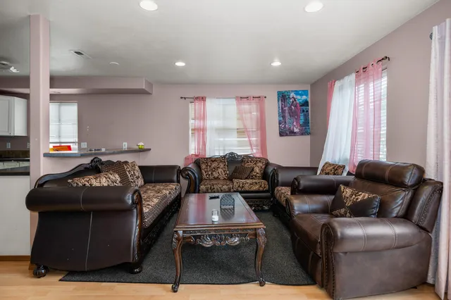 $475,000 | 2411-2413 East Columbia Avenue, Spokane, WA 99208