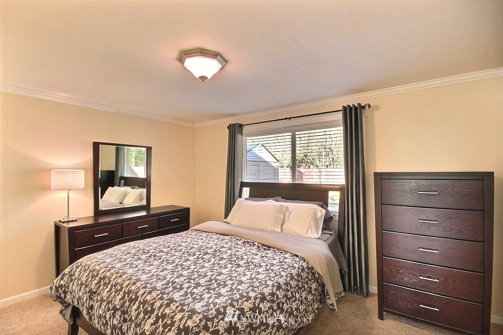 2408 Southeast 19th Street Renton, WA 98055 - Photo 14 of 19 Gallery Image 14