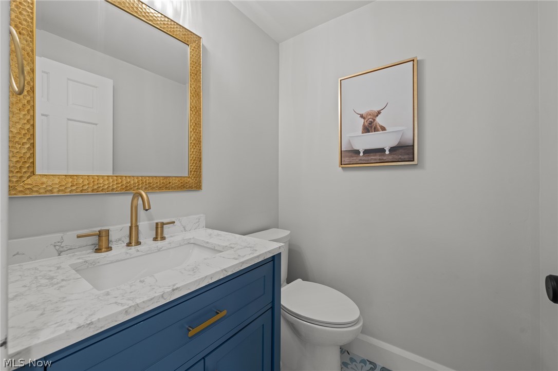 15511 Russell Road Chagrin Falls, OH 44022 - Photo 19 of 50 Powder room