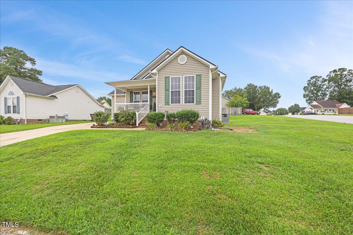 7100 Spanglers Spring Way Raleigh, NC 27610 - Photo 2 of 17 02-2a1a1351