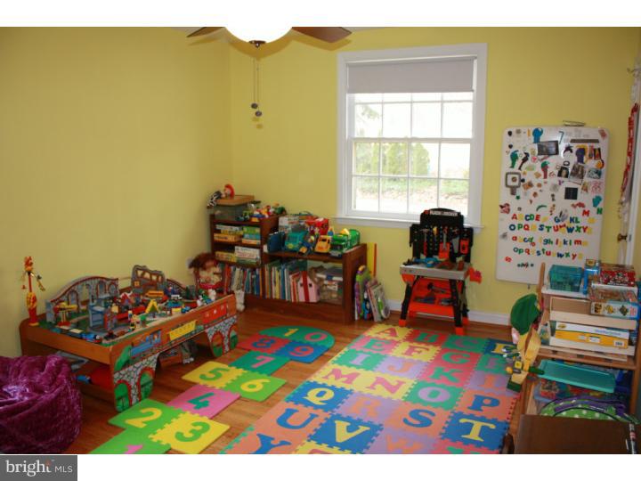 129 Schuyler Road Springfield, PA 19064 - Photo 11 of 19 Bedroom 4