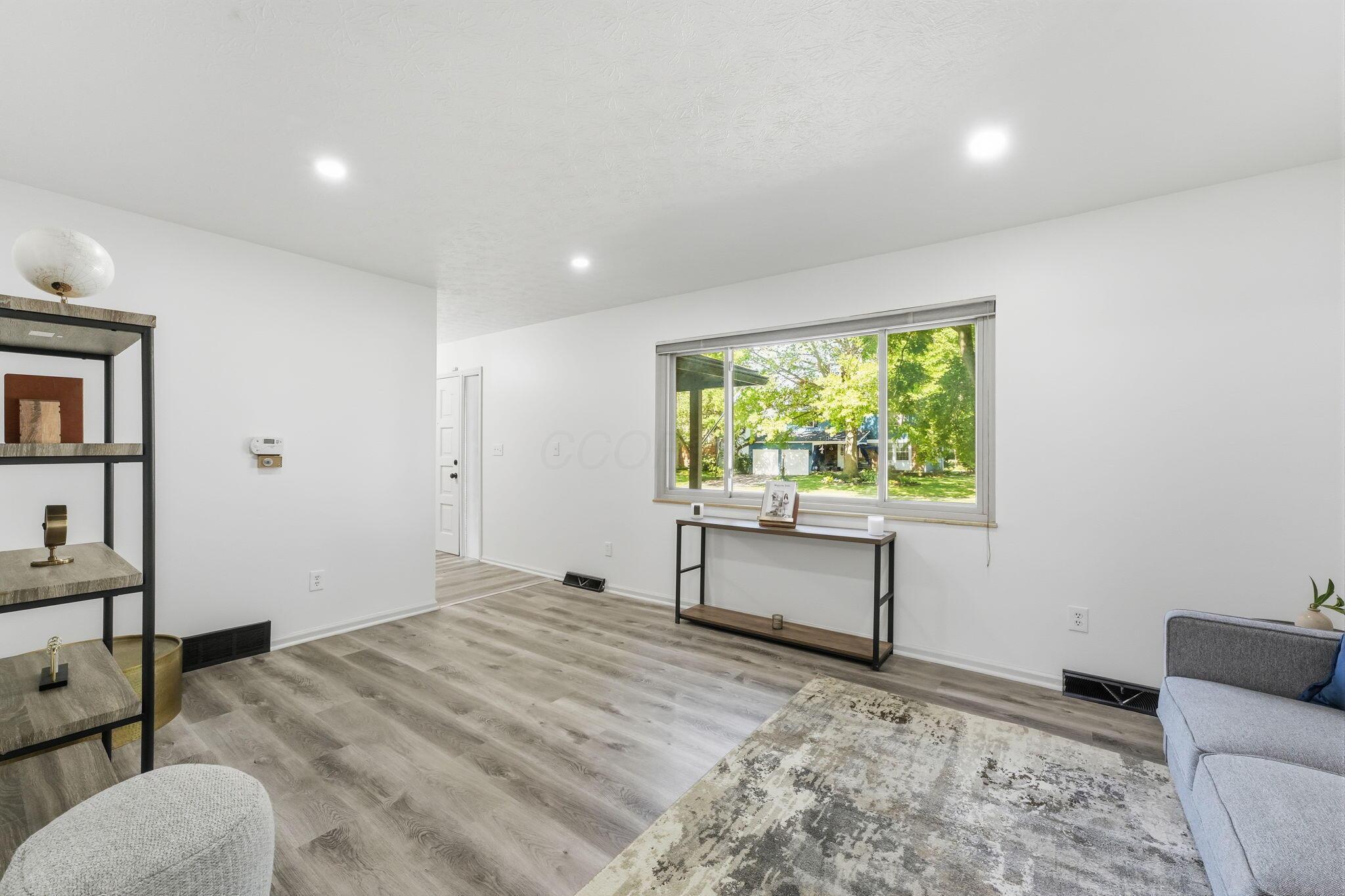 5446 Blue Ash Road Columbus, OH 43229 - Photo 7 of 52