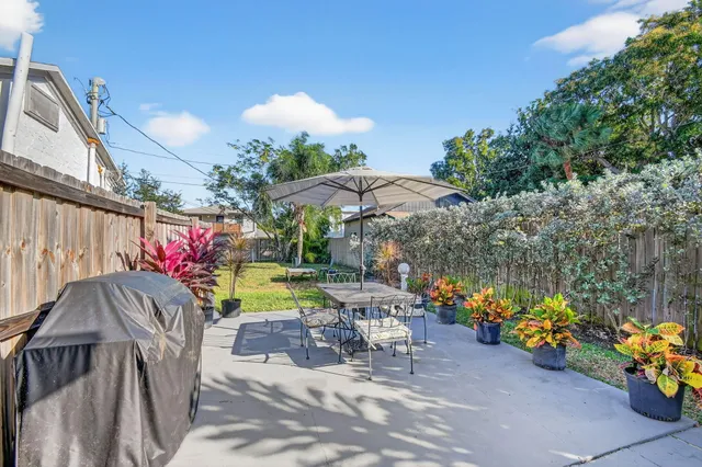 $8,450 | 404 South M Street, Unit 1, Lake Worth Beach, FL 33460