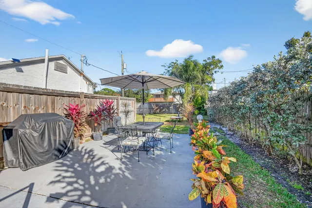 $8,450 | 404 South M Street, Unit 1, Lake Worth Beach, FL 33460