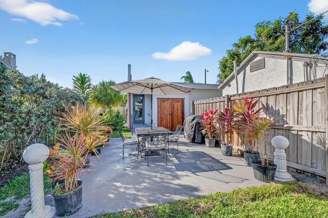 $8,450 | 404 South M Street, Unit 1, Lake Worth Beach, FL 33460