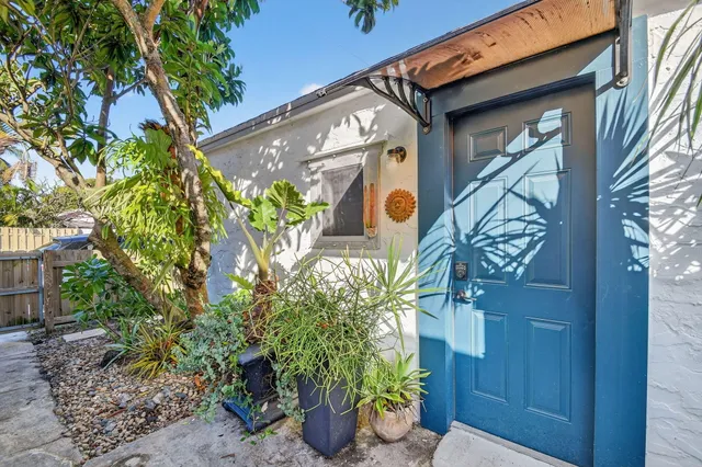 $8,450 | 404 South M Street, Unit 1, Lake Worth Beach, FL 33460