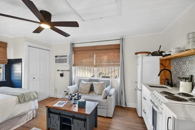 $8,450 | 404 South M Street, Unit 1, Lake Worth Beach, FL 33460