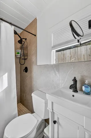 $8,450 | 404 South M Street, Unit 1, Lake Worth Beach, FL 33460