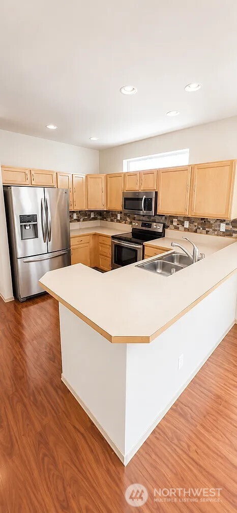 2422 Stafford Way Bothell, WA 98012 - Photo 6 of 32 Gallery Image 6