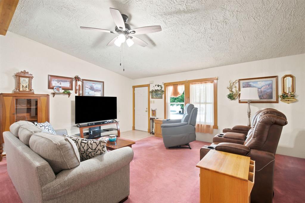 803 Spring Valley Road Paradise, TX 76073 - Photo 8 of 40 Gallery Image 8