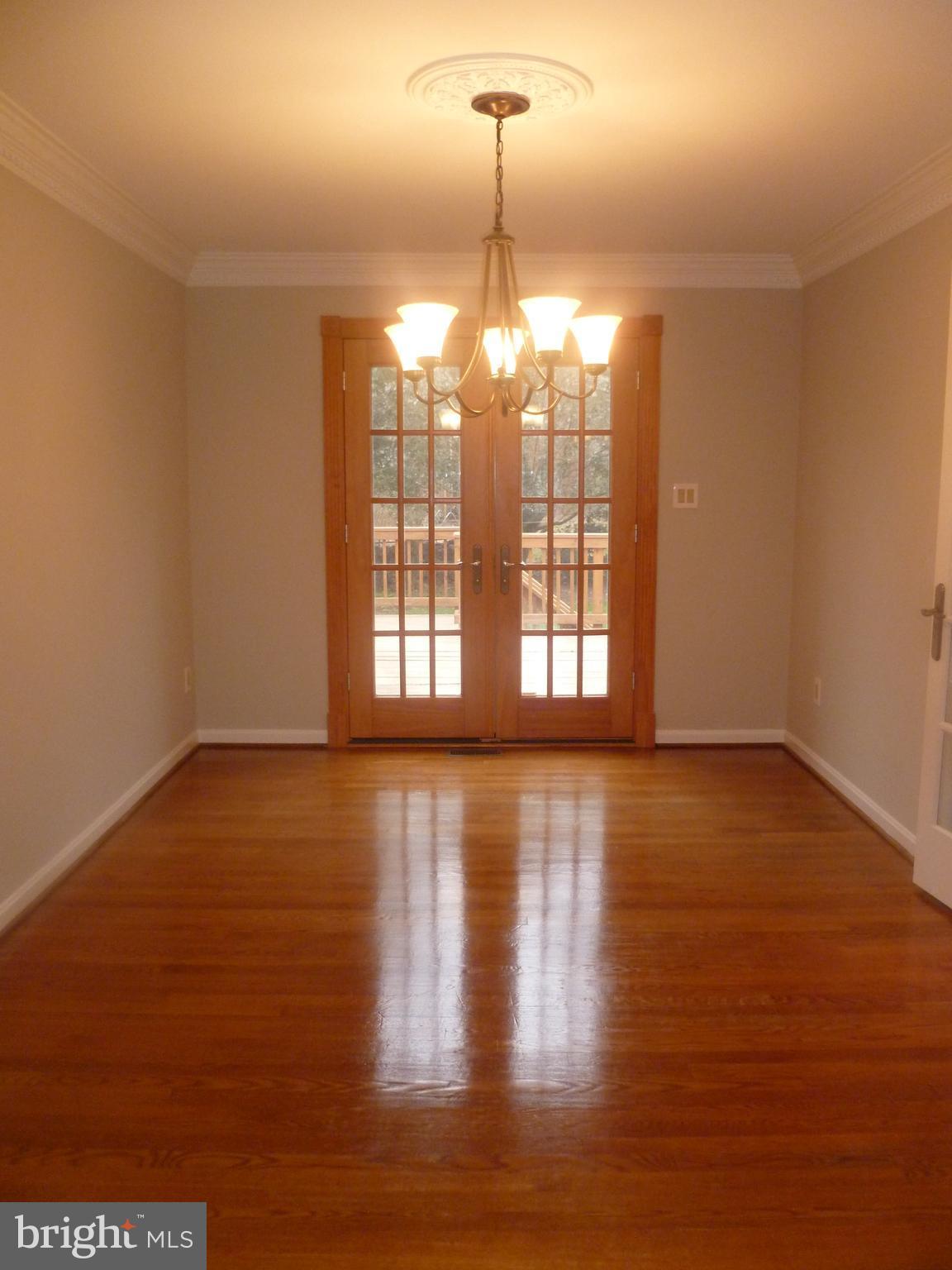 7115 Warbler Lane McLean, VA 22101 - Photo 6 of 28 Dining Room
