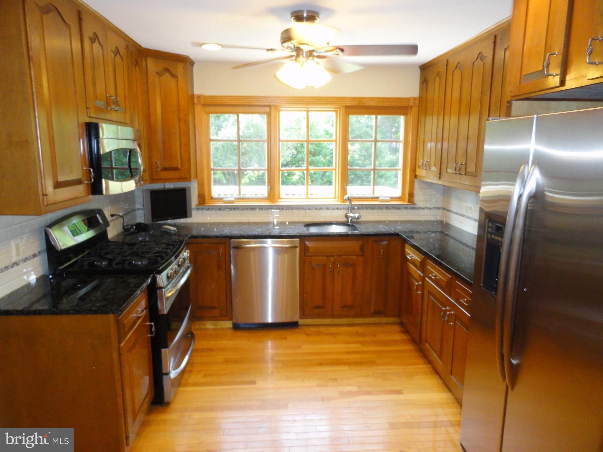 7115 Warbler Lane McLean, VA 22101 - Photo 8 of 28 Kitchen