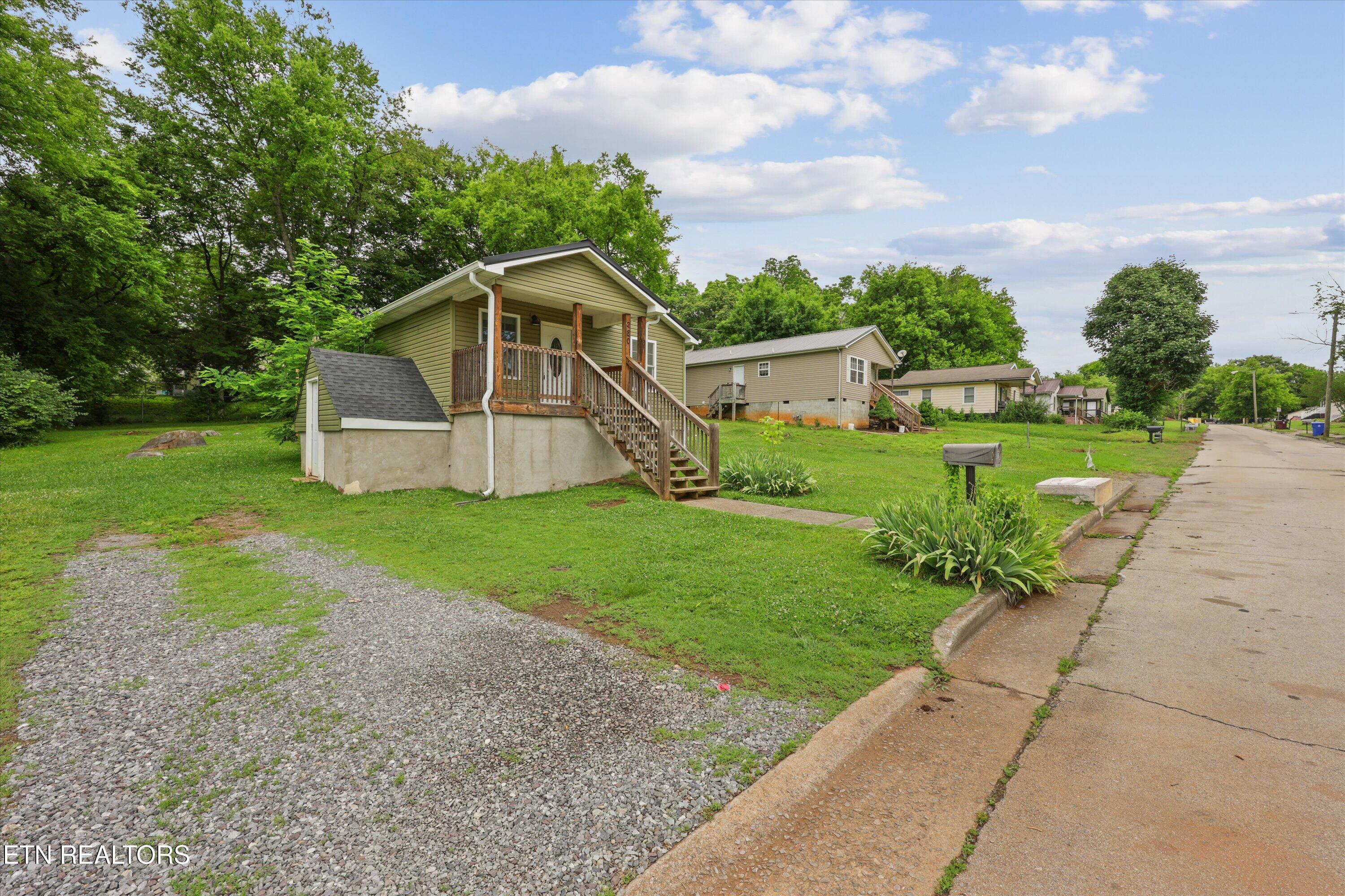 280 West Newcomen Street Alcoa, TN 37701 - Photo 4 of 28 04-280 W Newcomen St 27 - Copy