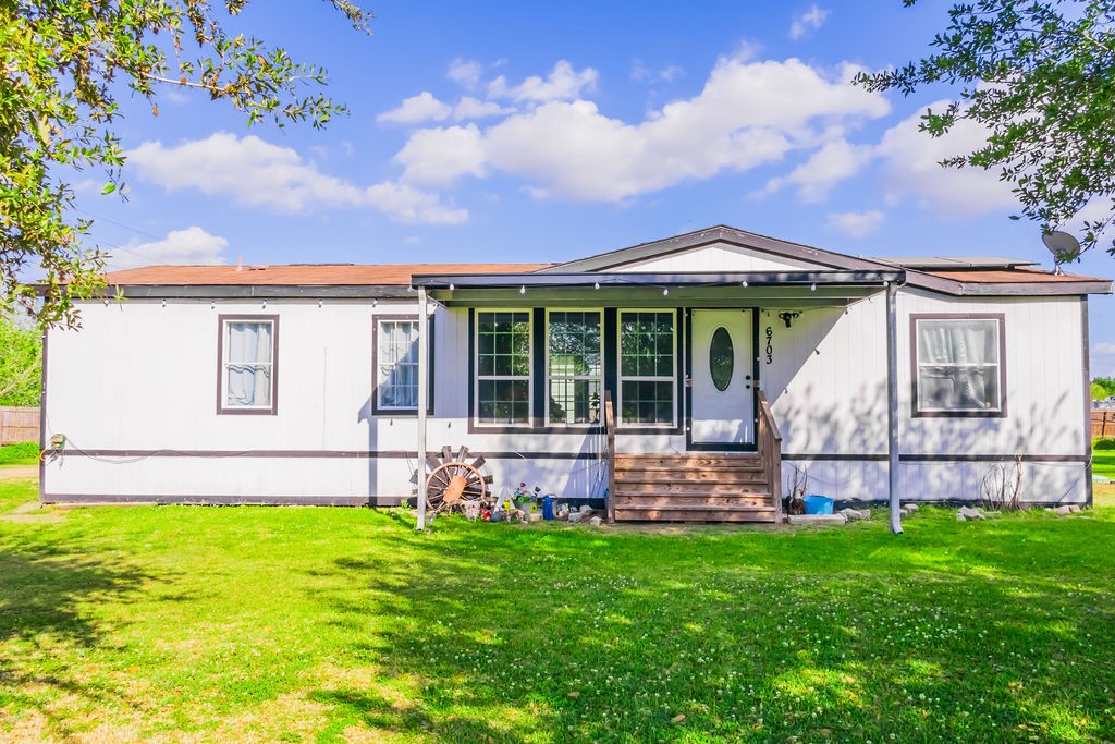 6703 Trail Loop East Rosharon, TX 77583 - Photo 2 of 36