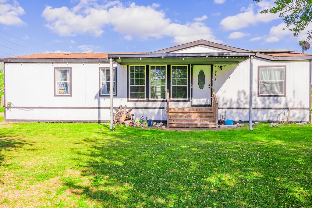 6703 Trail Loop East Rosharon, TX 77583 - Photo 3 of 36