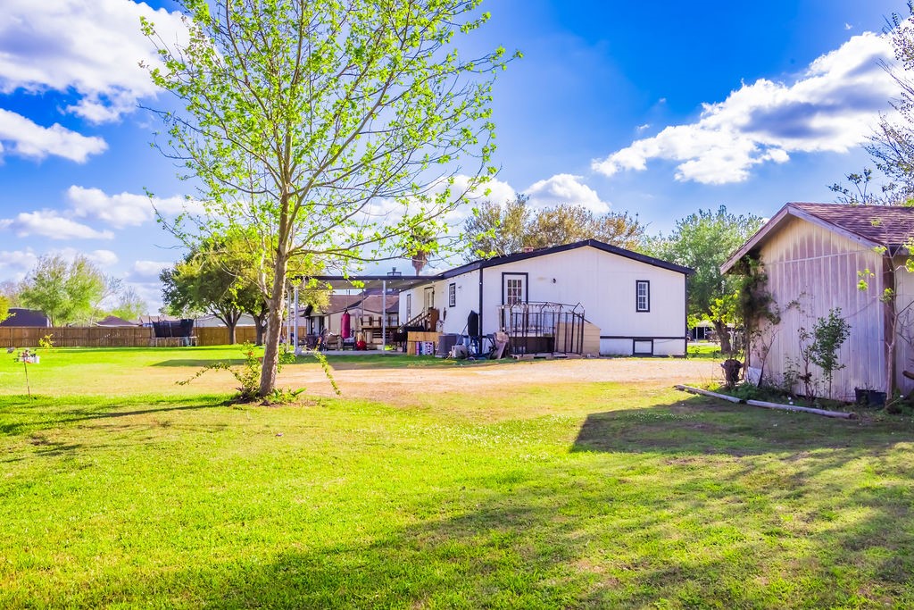 6703 Trail Loop East Rosharon, TX 77583 - Photo 32 of 36