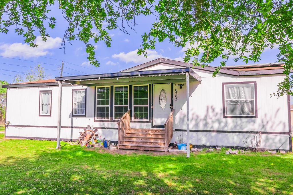 6703 Trail Loop East Rosharon, TX 77583 - Photo 4 of 36