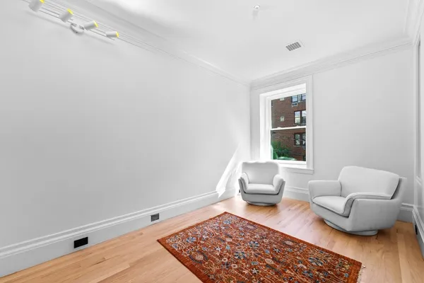 $5,000 | 320 Tappan Street, Unit 1, Brookline, MA 02445