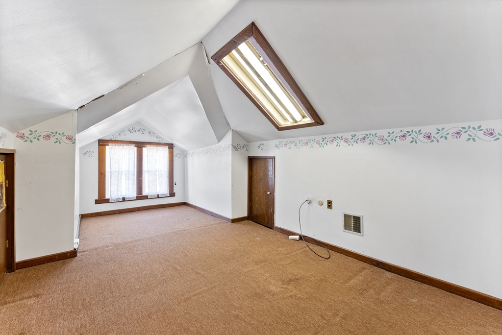 33 Taber Street Springfield, MA 01118 - Photo 17 of 36