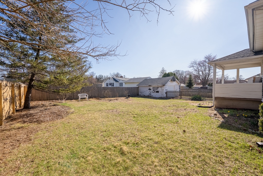 33 Taber Street Springfield, MA 01118 - Photo 26 of 36