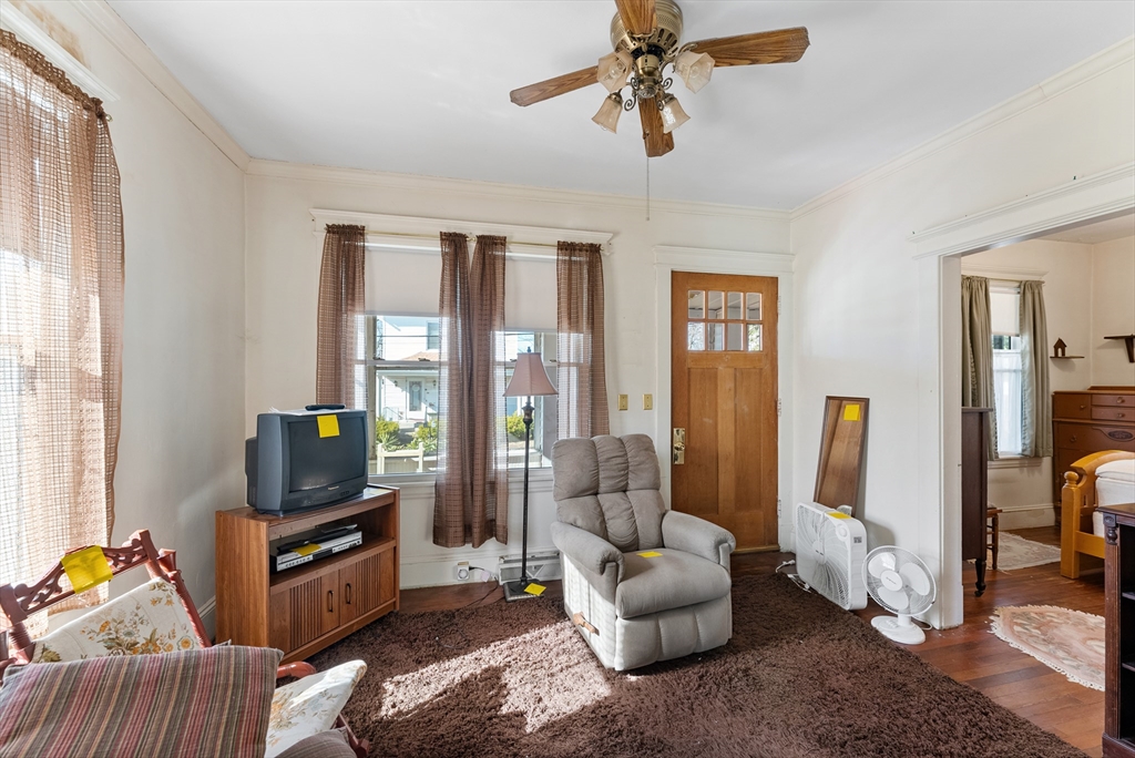 33 Taber Street Springfield, MA 01118 - Photo 6 of 36