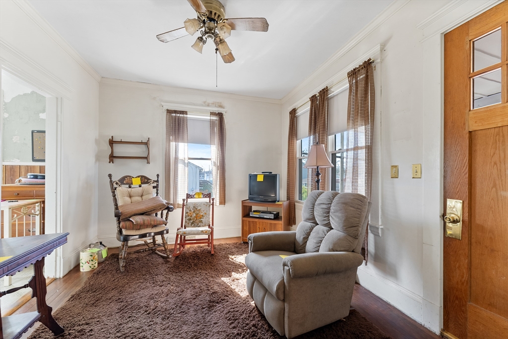 33 Taber Street Springfield, MA 01118 - Photo 7 of 36