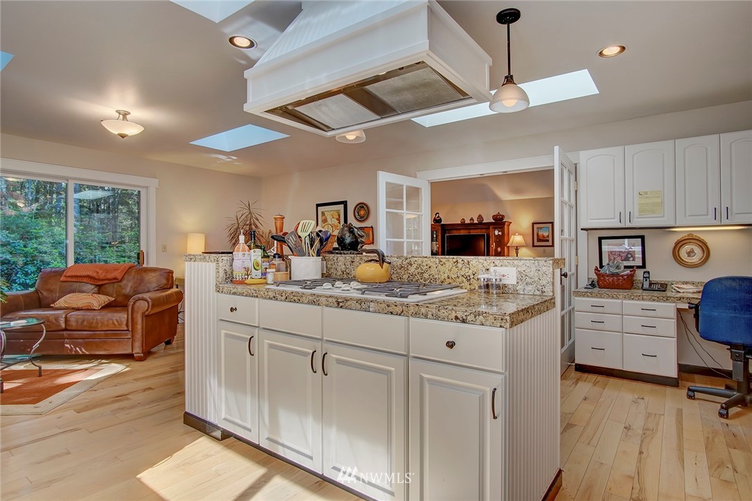 1027 Northwest Thompson Road Poulsbo, WA 98370 - Photo 11 of 39 Gallery Image 11