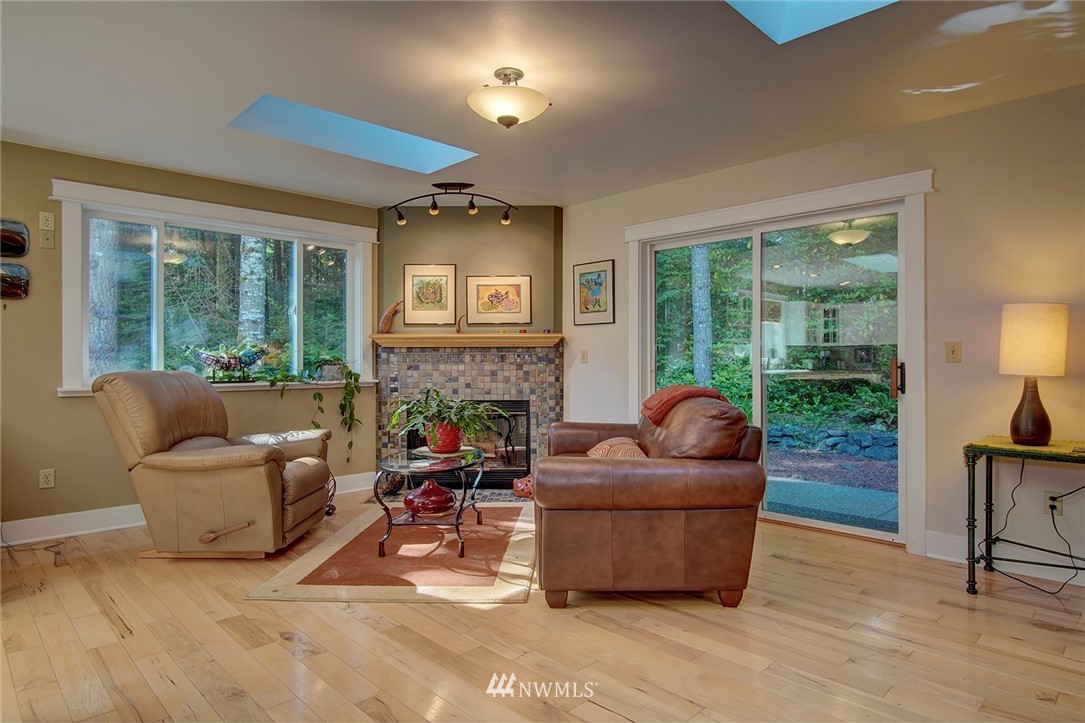 1027 Northwest Thompson Road Poulsbo, WA 98370 - Photo 12 of 39 Gallery Image 12